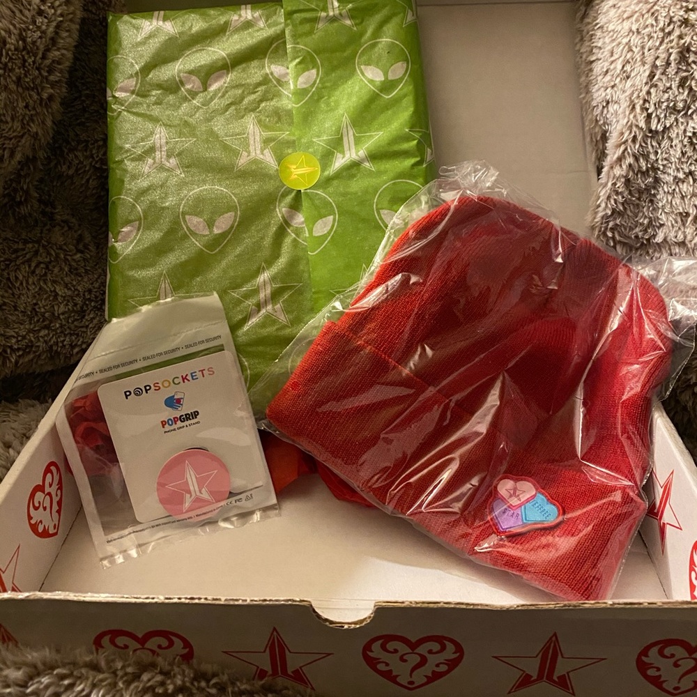 Jeffree Star Valentines Premium Mystery Box